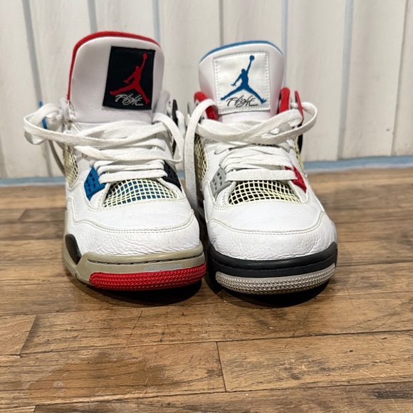 Nike White and Red Sneakers with Blue Accents